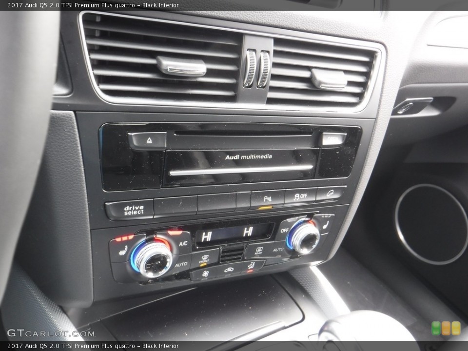 Black Interior Controls for the 2017 Audi Q5 2.0 TFSI Premium Plus quattro #117195946