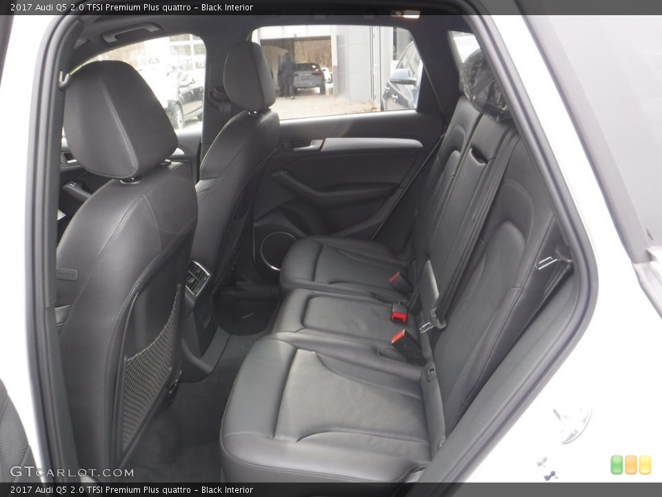 Black Interior Rear Seat for the 2017 Audi Q5 2.0 TFSI Premium Plus quattro #117196054