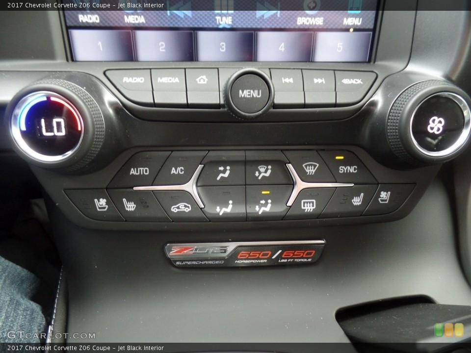 Jet Black Interior Controls for the 2017 Chevrolet Corvette Z06 Coupe #117198838