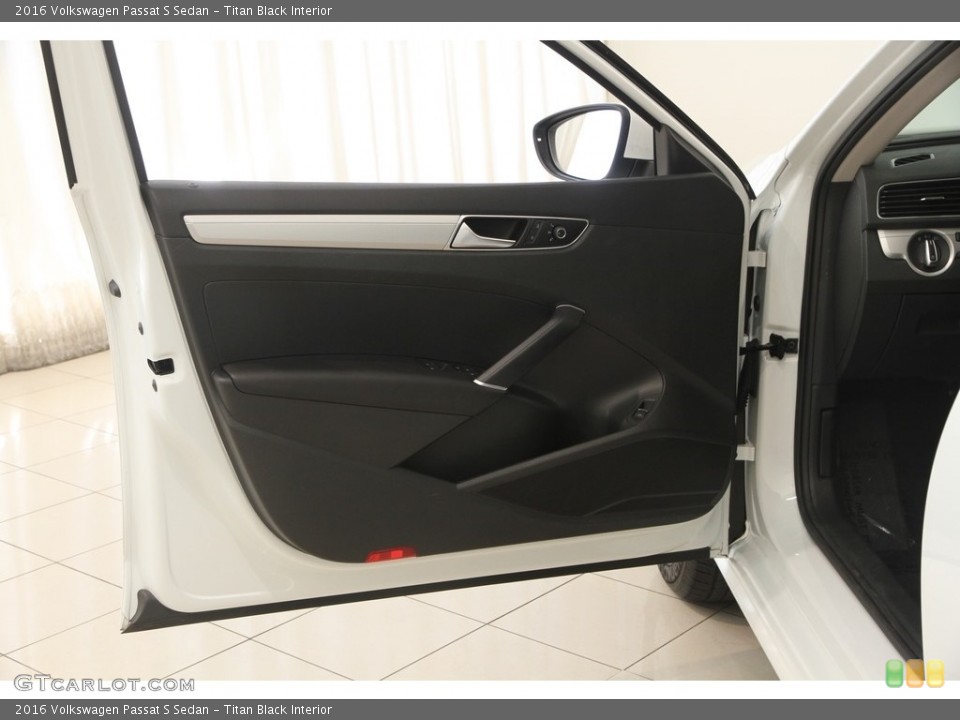Titan Black Interior Door Panel for the 2016 Volkswagen Passat S Sedan #117251122