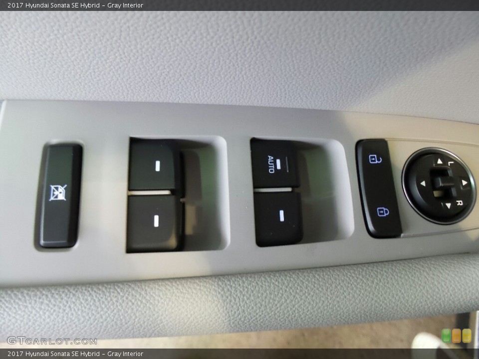 Gray Interior Controls for the 2017 Hyundai Sonata SE Hybrid #117273550