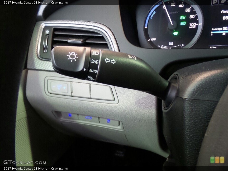 Gray Interior Controls for the 2017 Hyundai Sonata SE Hybrid #117273784