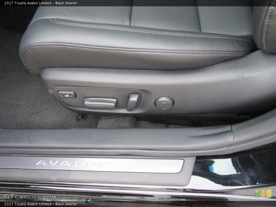 Black 2017 Toyota Avalon Interiors