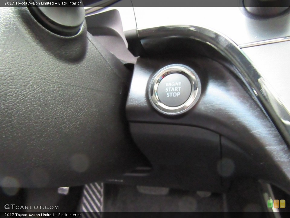 Black Interior Controls for the 2017 Toyota Avalon Limited #117286969