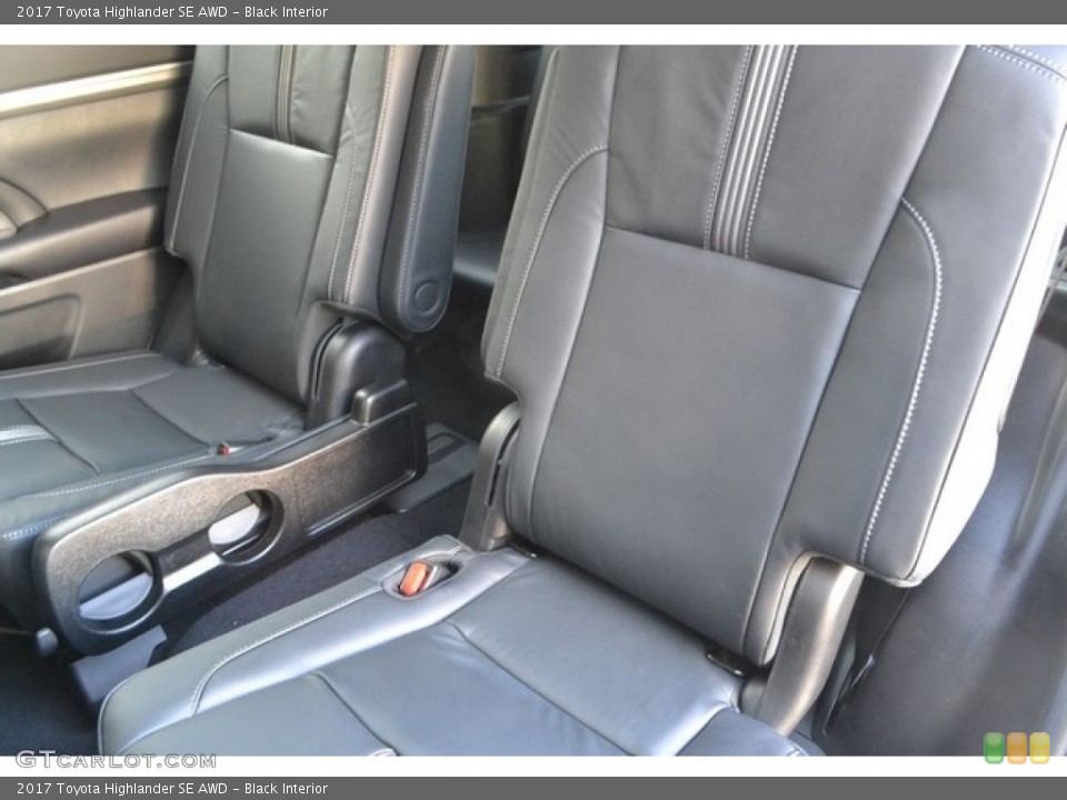 Black Interior Rear Seat for the 2017 Toyota Highlander SE AWD #117427953