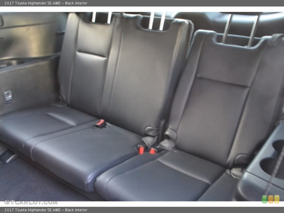 Black Interior Rear Seat for the 2017 Toyota Highlander SE AWD #117427970