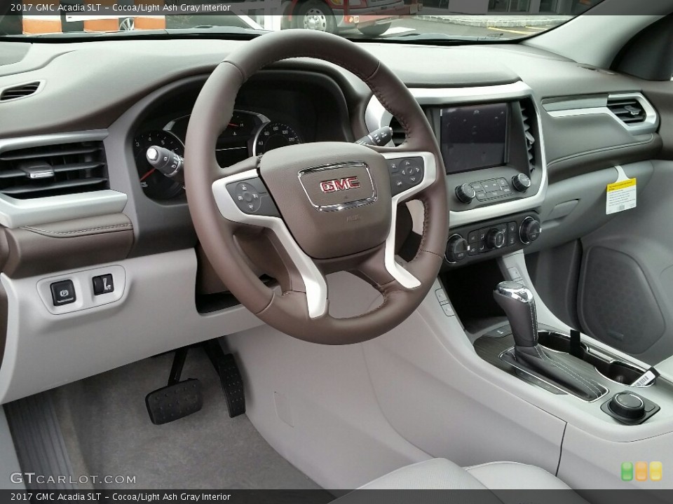 Cocoa/Light Ash Gray Interior Photo for the 2017 GMC Acadia SLT #117476132