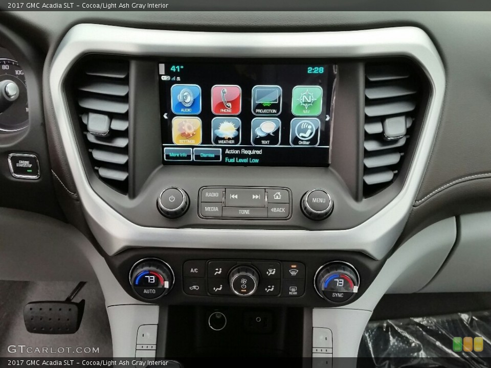 Cocoa/Light Ash Gray Interior Controls for the 2017 GMC Acadia SLT #117476196