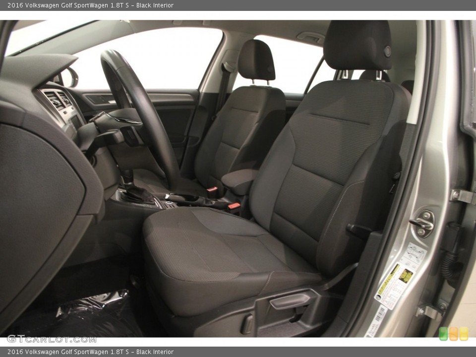 Black Interior Photo for the 2016 Volkswagen Golf SportWagen 1.8T S #117484343