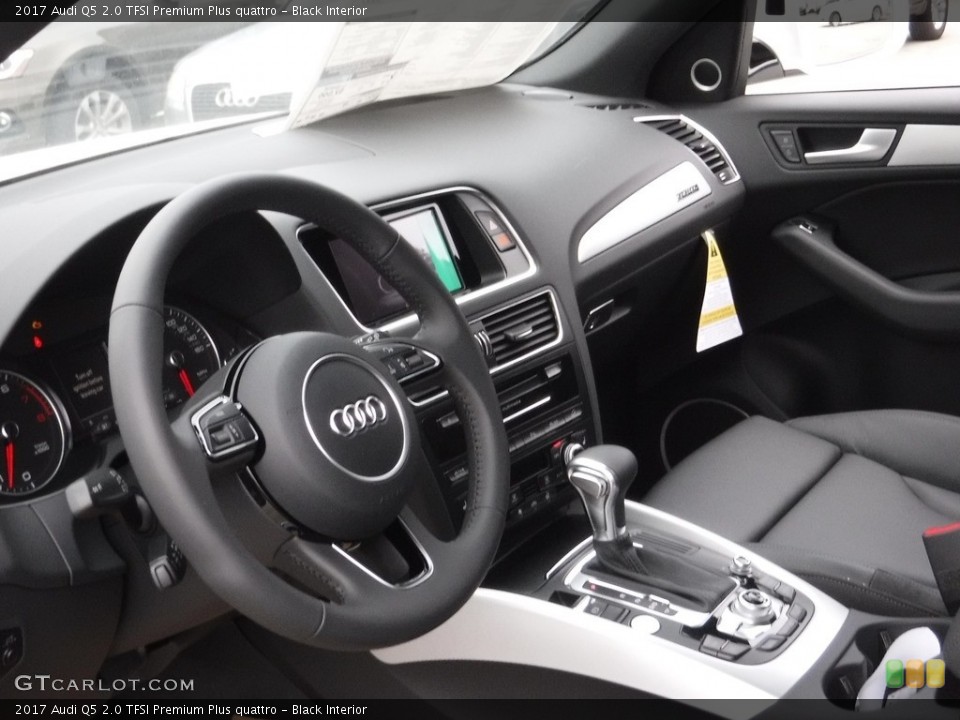 Black Interior Dashboard for the 2017 Audi Q5 2.0 TFSI Premium Plus quattro #117488678