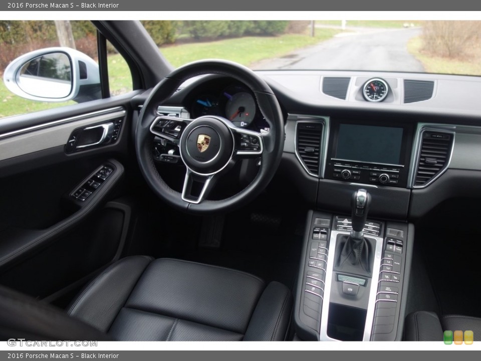 Black Interior Dashboard for the 2016 Porsche Macan S #117494461