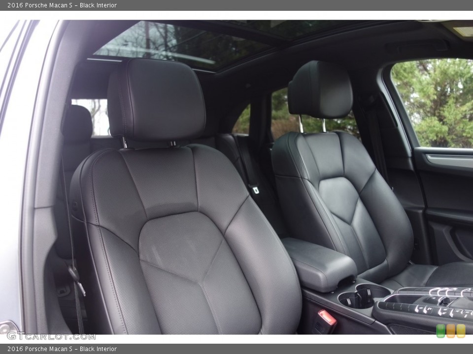 Black Interior Front Seat for the 2016 Porsche Macan S #117494635