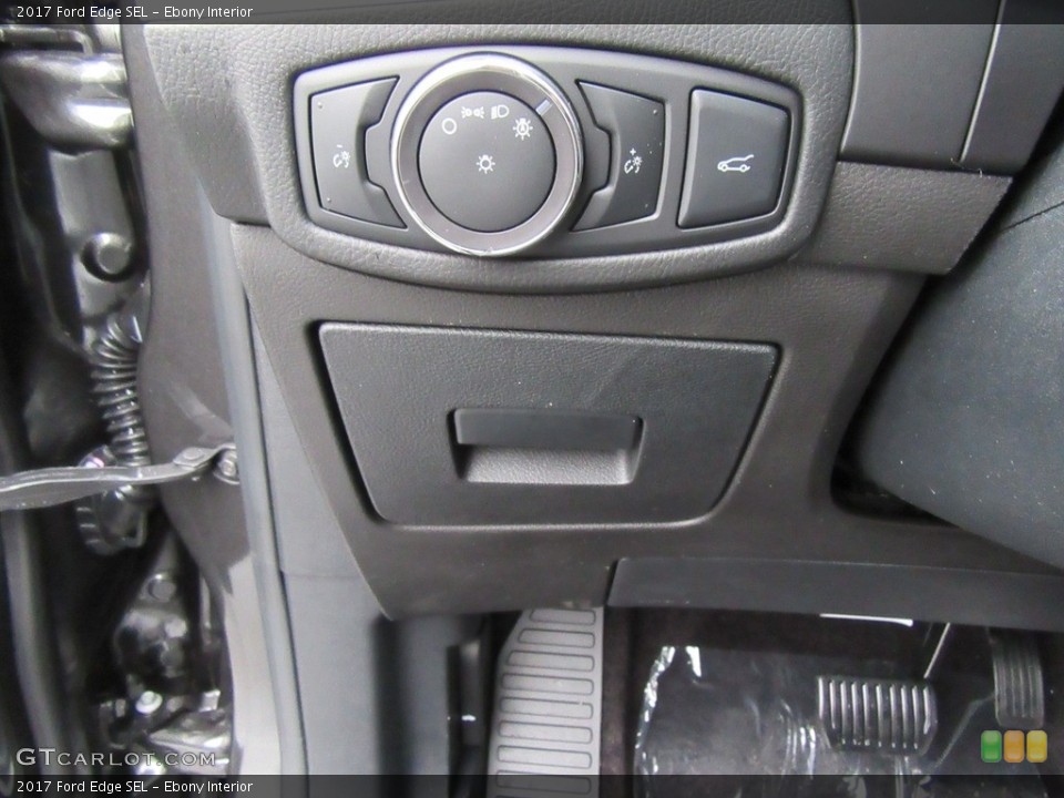 Ebony Interior Controls for the 2017 Ford Edge SEL #117549794