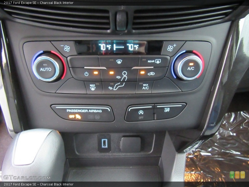 Charcoal Black Interior Controls for the 2017 Ford Escape SE #117586434