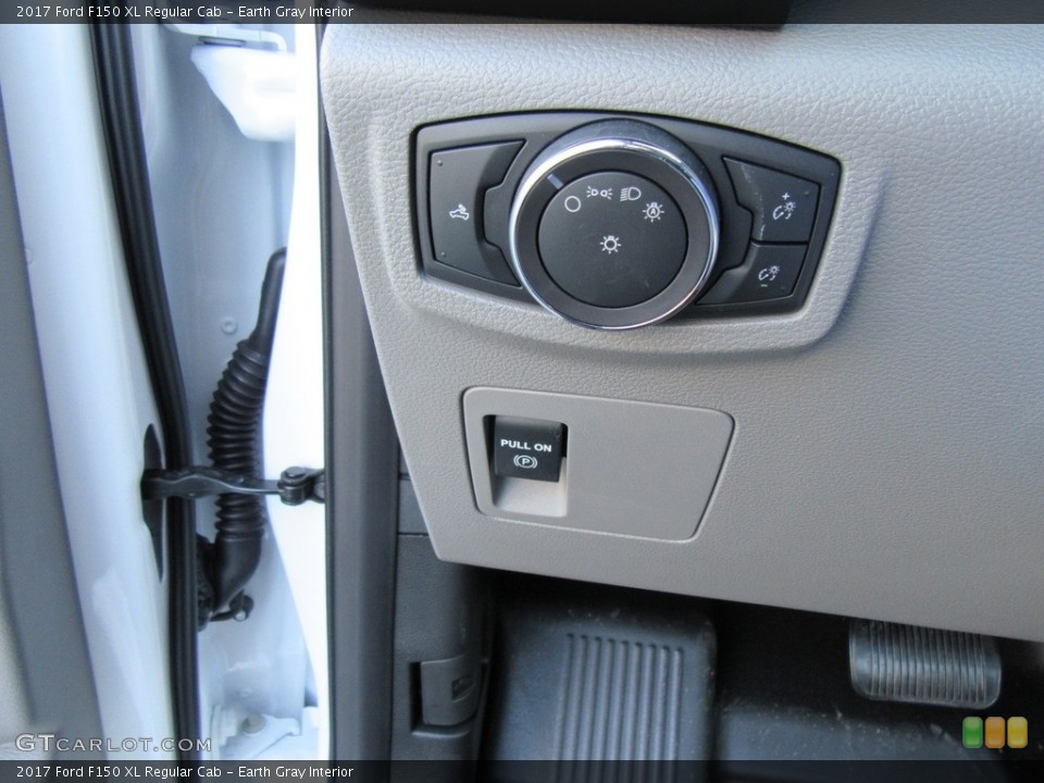 Earth Gray Interior Controls for the 2017 Ford F150 XL Regular Cab #117657390