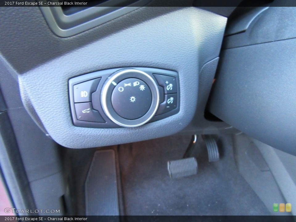 Charcoal Black Interior Controls for the 2017 Ford Escape SE #117683676