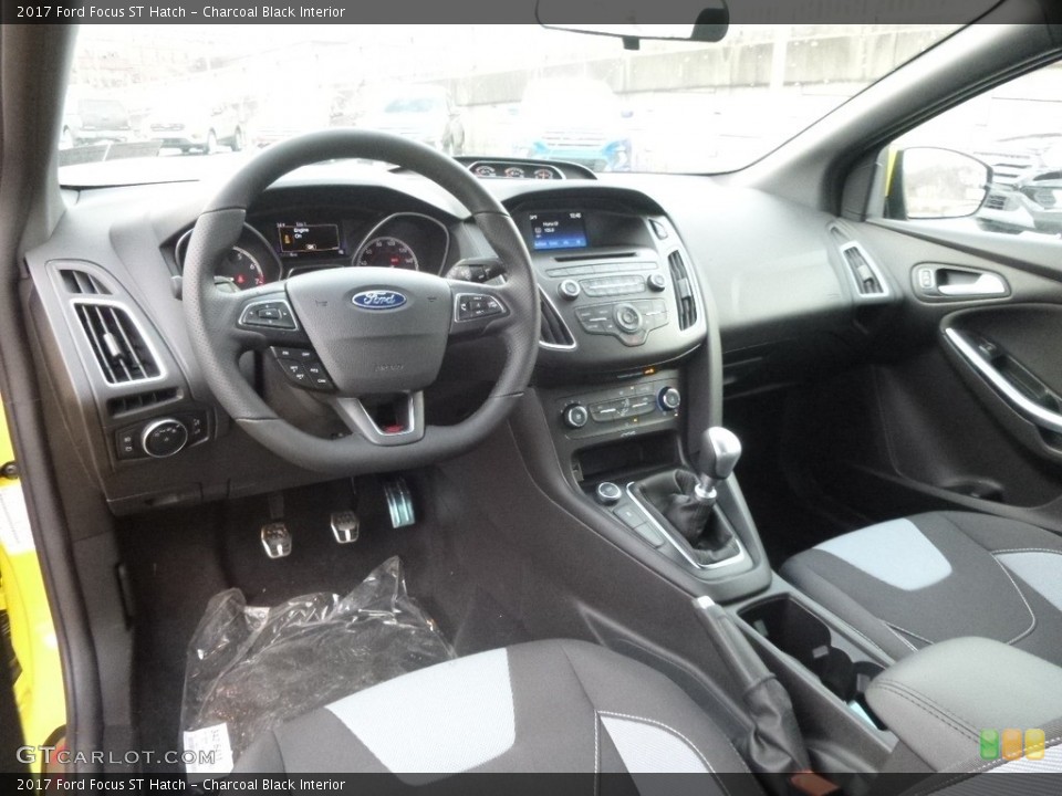 Charcoal Black Interior Photo for the 2017 Ford Focus ST Hatch #117854986