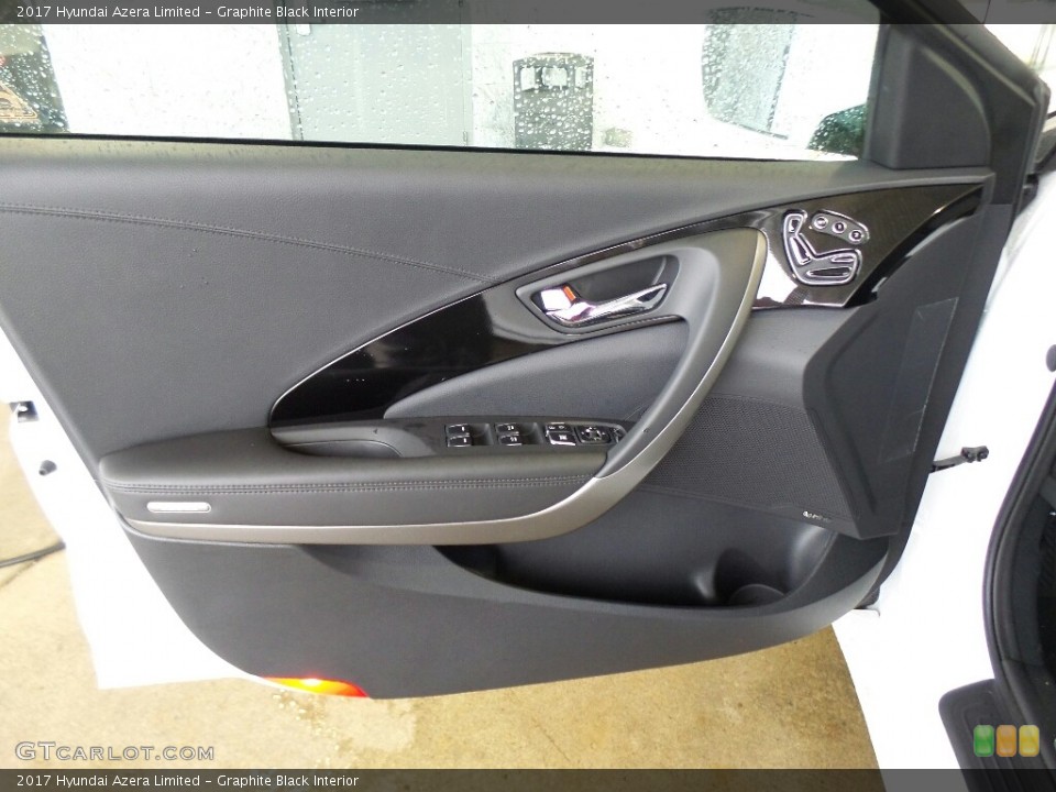 Graphite Black Interior Door Panel for the 2017 Hyundai Azera Limited #117908553