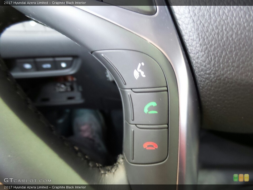 Graphite Black Interior Controls for the 2017 Hyundai Azera Limited #117908721