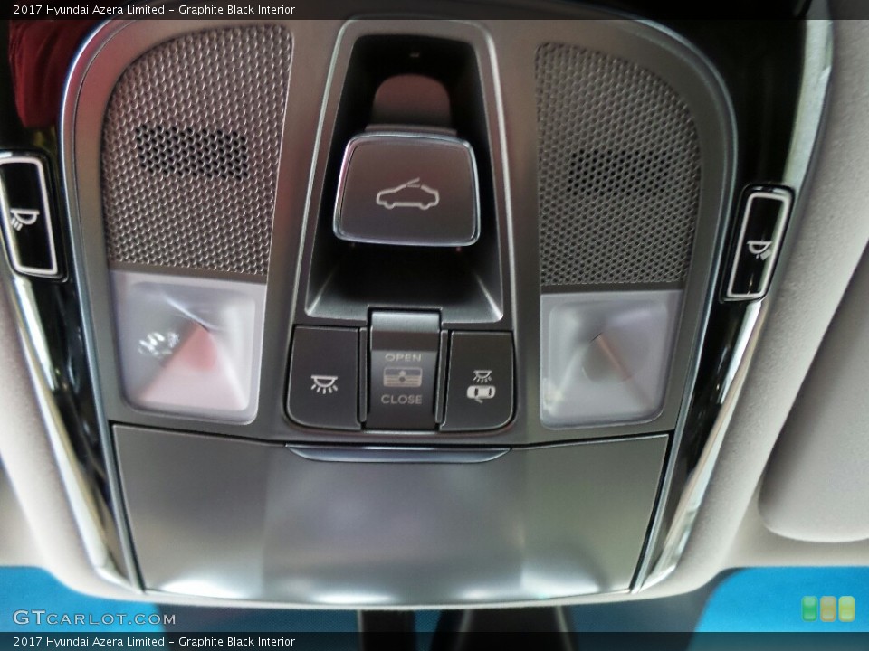Graphite Black Interior Controls for the 2017 Hyundai Azera Limited #117908988