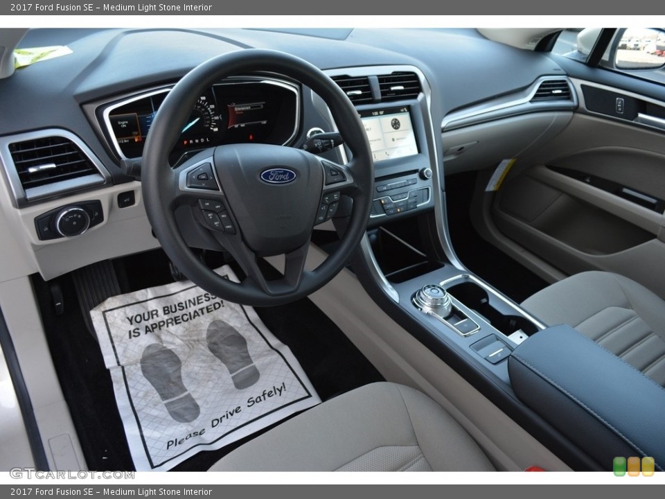Medium Light Stone Interior Photo for the 2017 Ford Fusion SE #118102287