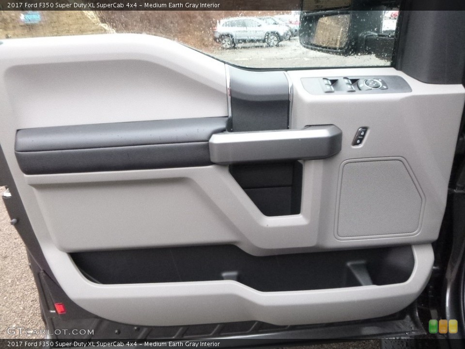 Medium Earth Gray Interior Door Panel for the 2017 Ford F350 Super Duty XL SuperCab 4x4 #118228853