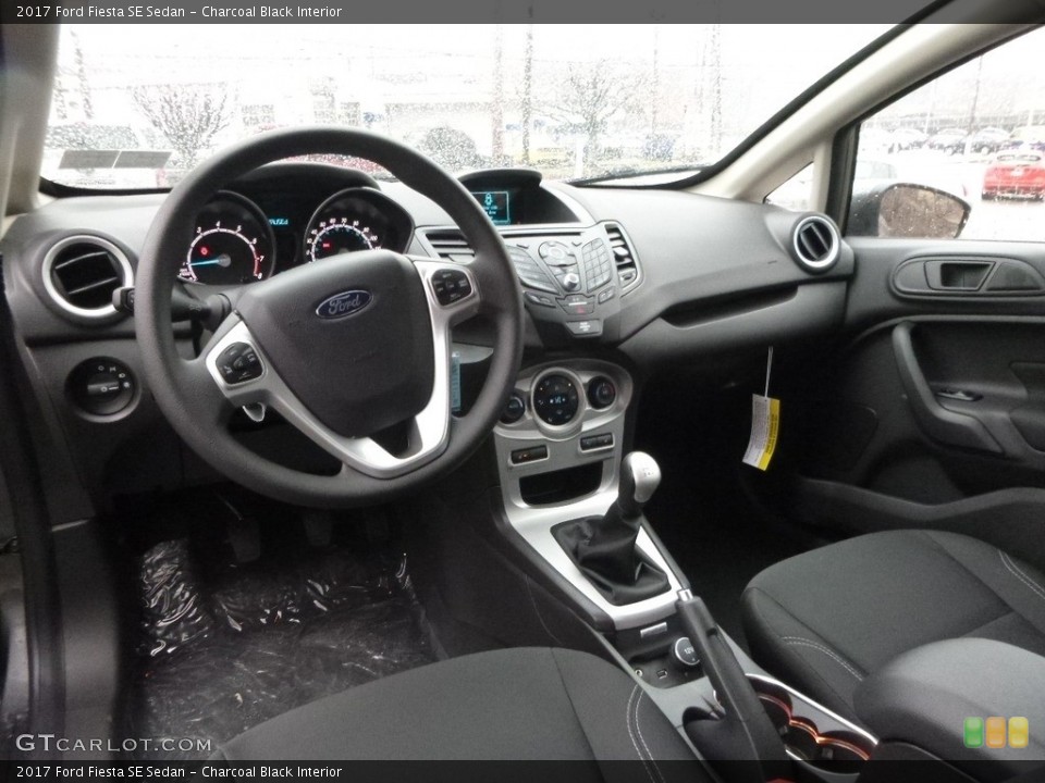 Charcoal Black Interior Photo for the 2017 Ford Fiesta SE Sedan #118230218