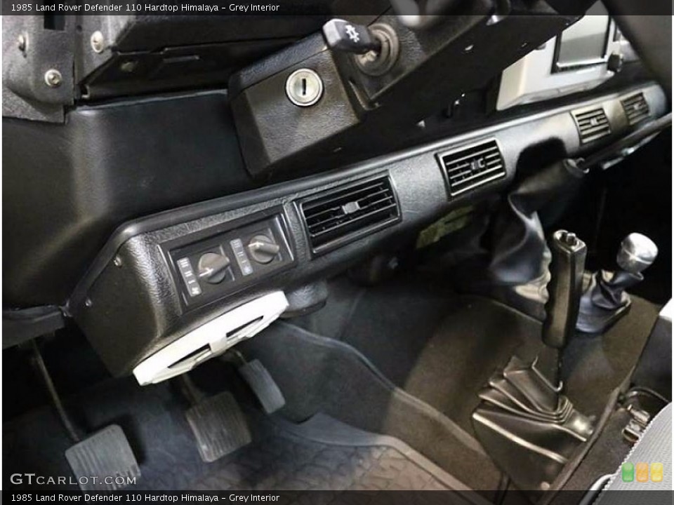 Grey Interior Dashboard for the 1985 Land Rover Defender 110 Hardtop Himalaya #118230905
