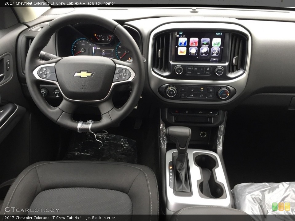 Jet Black Interior Dashboard for the 2017 Chevrolet Colorado LT Crew Cab 4x4 #118251192