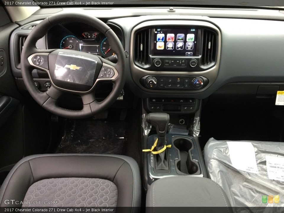 Jet Black Interior Dashboard for the 2017 Chevrolet Colorado Z71 Crew Cab 4x4 #118253700