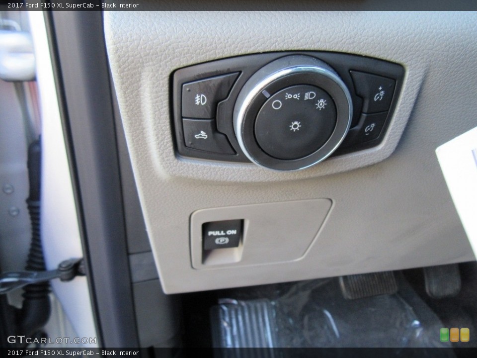 Black Interior Controls for the 2017 Ford F150 XL SuperCab #118304865