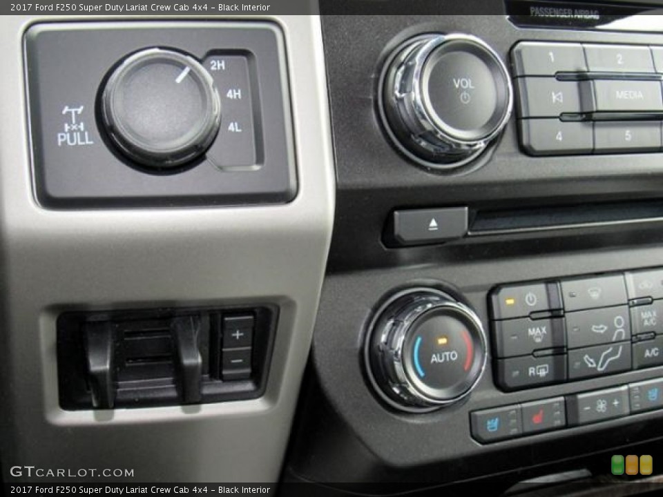 Black Interior Controls for the 2017 Ford F250 Super Duty Lariat Crew Cab 4x4 #118338014