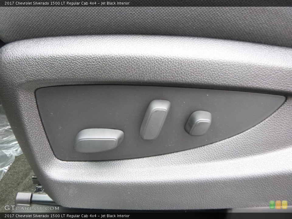 Jet Black Interior Controls for the 2017 Chevrolet Silverado 1500 LT Regular Cab 4x4 #118382160
