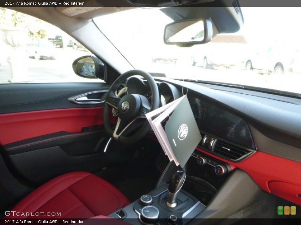 Red Interior Dashboard for the 2017 Alfa Romeo Giulia AWD #118472001