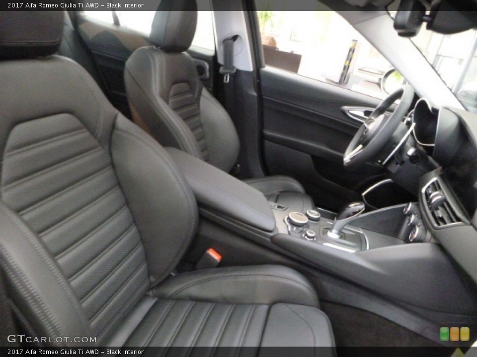 Black Interior Photo for the 2017 Alfa Romeo Giulia Ti AWD #118472337