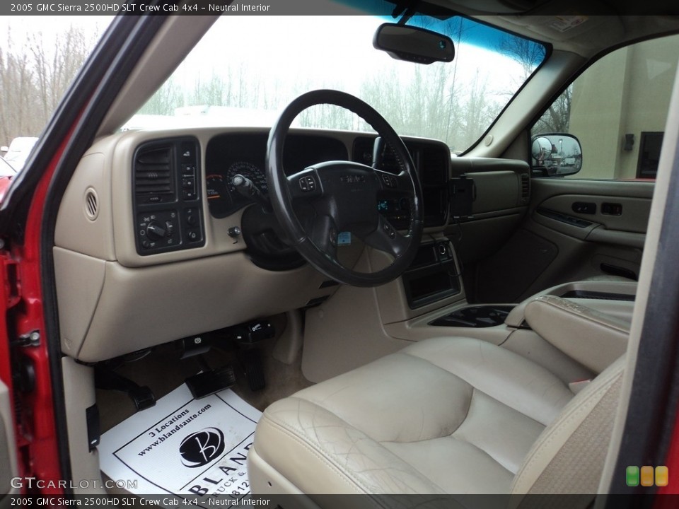 Neutral Interior Photo for the 2005 GMC Sierra 2500HD SLT Crew Cab 4x4 #118517791