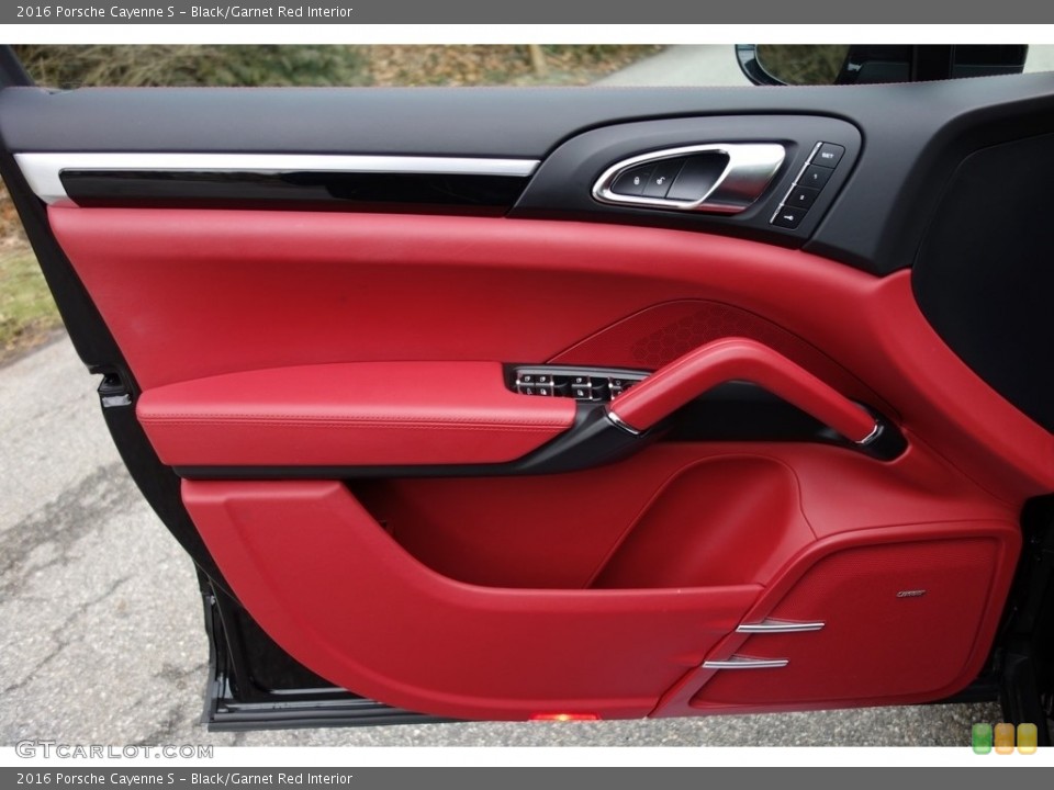Black/Garnet Red Interior Door Panel for the 2016 Porsche Cayenne S #118580617