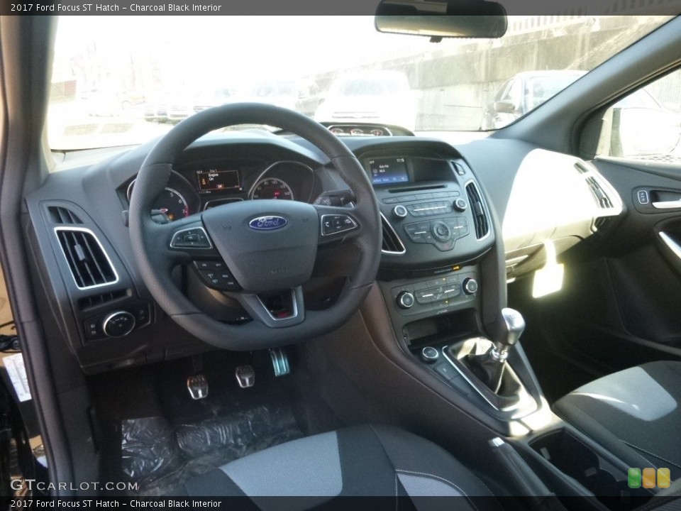 Charcoal Black Interior Photo for the 2017 Ford Focus ST Hatch #118702416