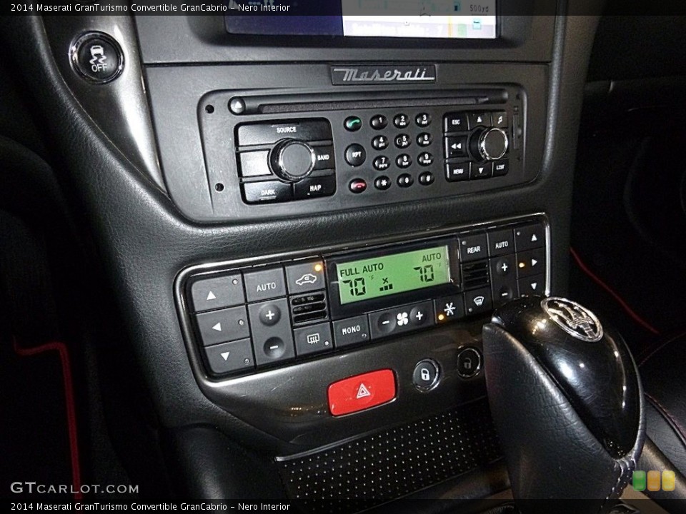 Nero Interior Controls for the 2014 Maserati GranTurismo Convertible GranCabrio #118714137