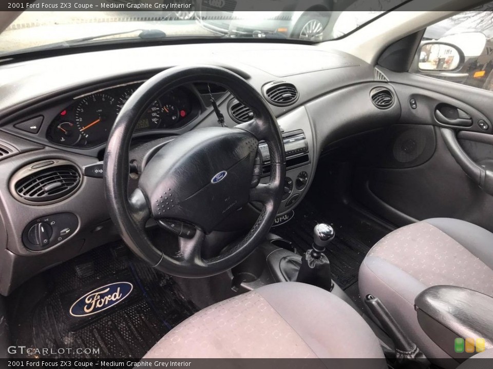 Medium Graphite Grey Interior Photo for the 2001 Ford Focus ZX3 Coupe #118732977