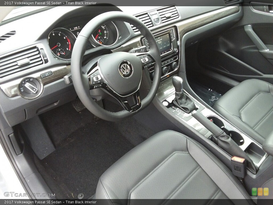 Titan Black Interior Photo for the 2017 Volkswagen Passat SE Sedan #118827109
