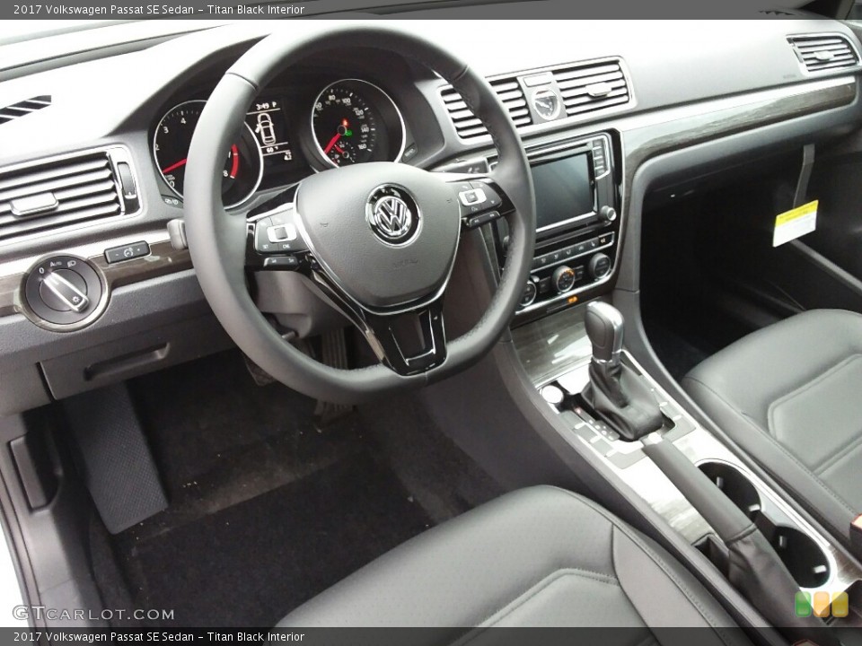 Titan Black Interior Photo for the 2017 Volkswagen Passat SE Sedan #118827847