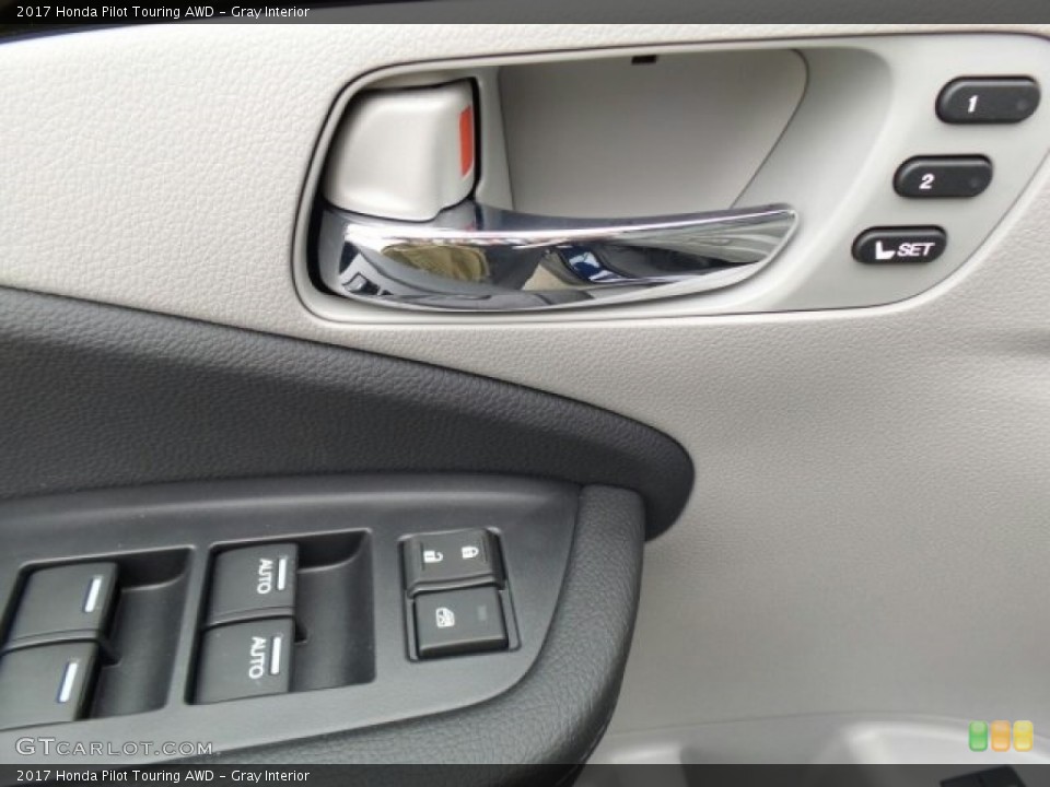 Gray Interior Controls for the 2017 Honda Pilot Touring AWD #118861304