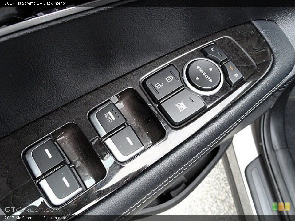 Black Interior Controls for the 2017 Kia Sorento L #118871849