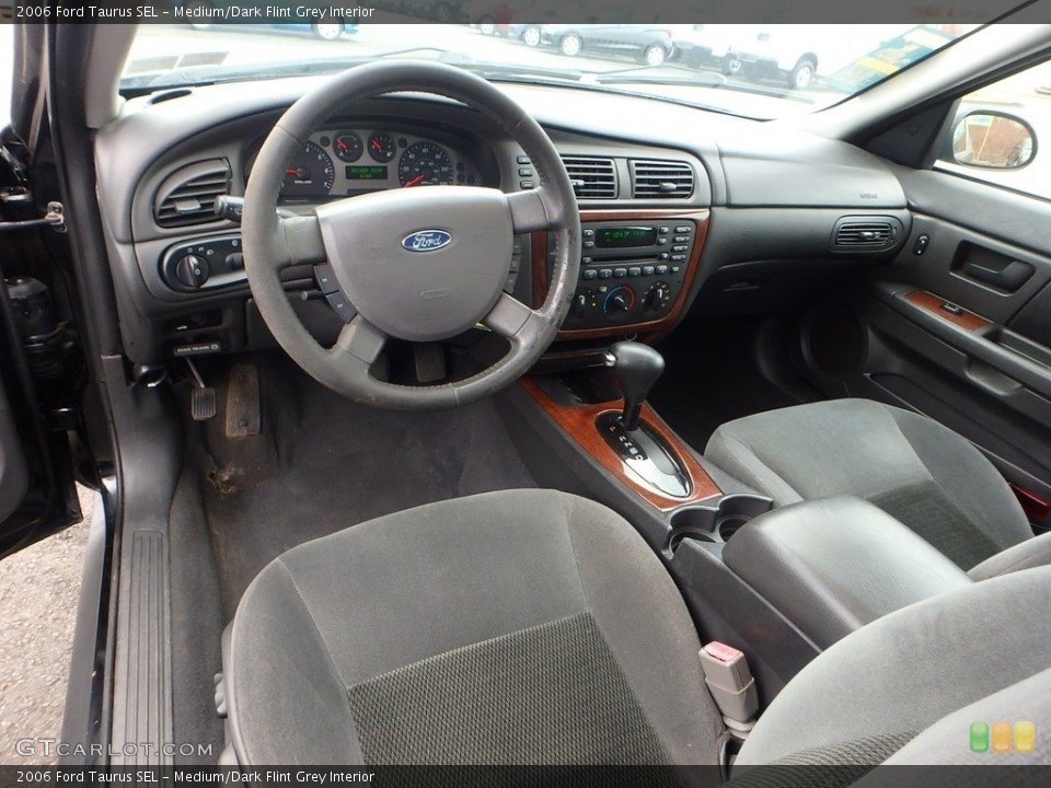 Medium/Dark Flint Grey Interior Photo for the 2006 Ford Taurus SEL #118897594