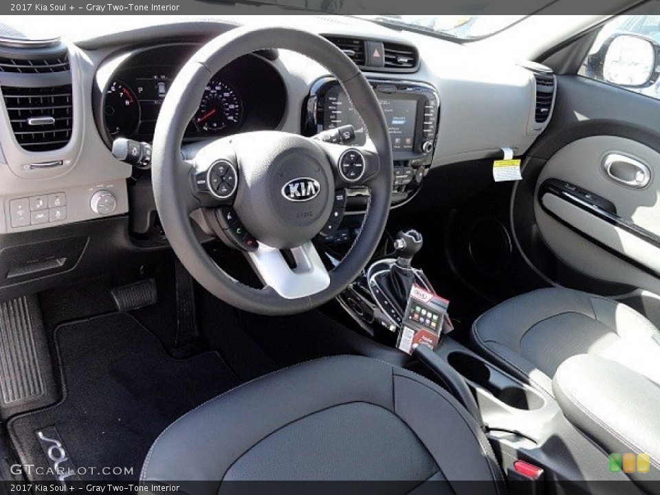 Gray Two-Tone Interior Photo for the 2017 Kia Soul + #118932316