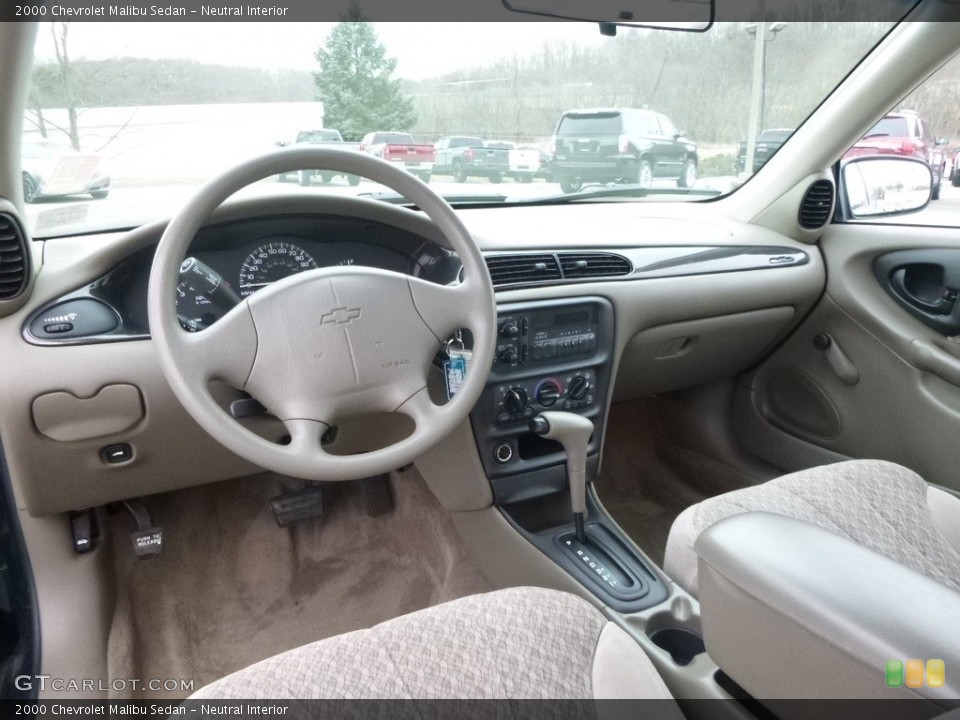 Neutral Interior Photo for the 2000 Chevrolet Malibu Sedan #118954085