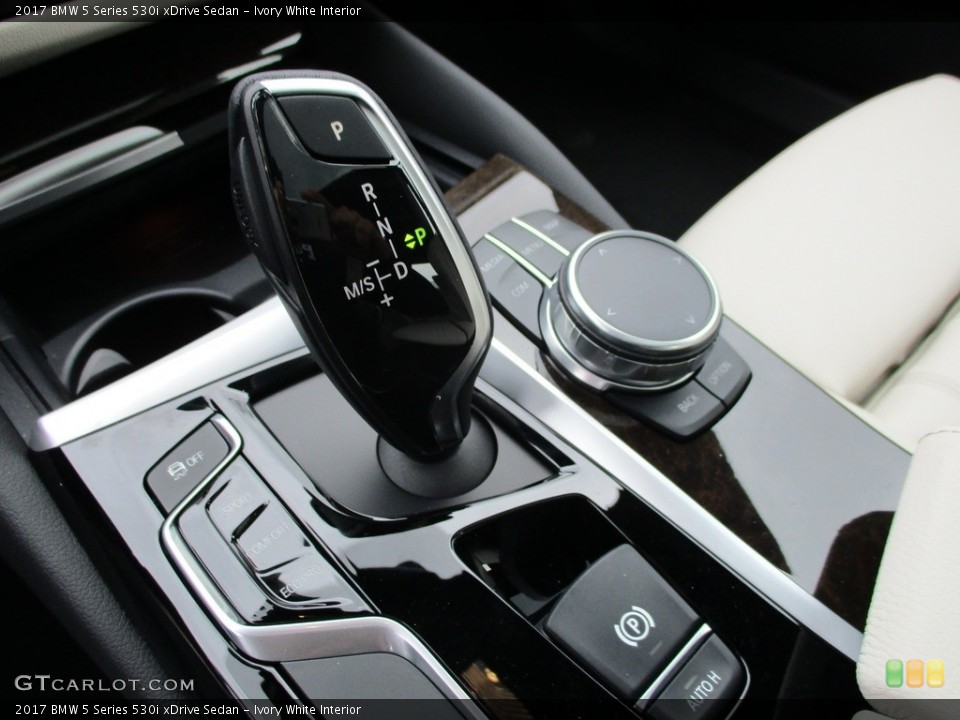 Ivory White Interior Transmission for the 2017 BMW 5 Series 530i xDrive Sedan #118954106