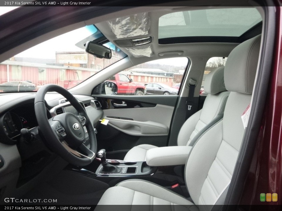 Light Gray Interior Front Seat for the 2017 Kia Sorento SXL V6 AWD #118975942