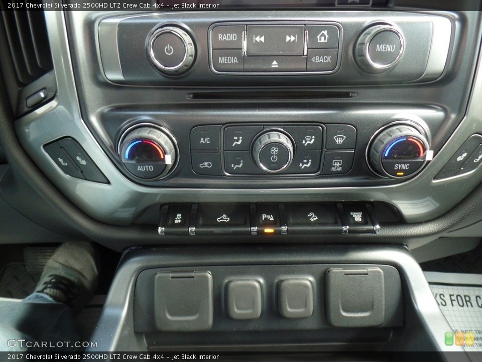 Jet Black Interior Controls for the 2017 Chevrolet Silverado 2500HD LTZ Crew Cab 4x4 #119187137
